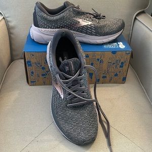 Brooks Adrenaline 21, amazing condition, size 9 women